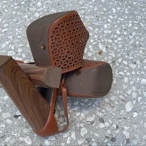 Jessica Simpson platform heels